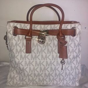 Michael Kors White Hamilton lock Bag